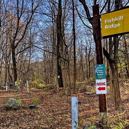 Charming Beacon Apt With Fire Pit Near Hiking! المظهر الخارجي الصورة