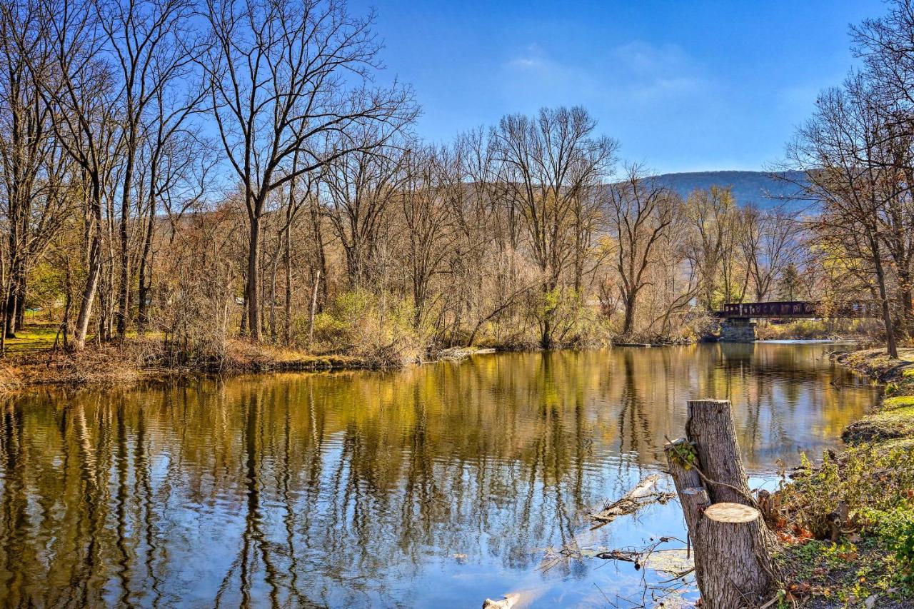 Charming Beacon Apt With Fire Pit Near Hiking! المظهر الخارجي الصورة