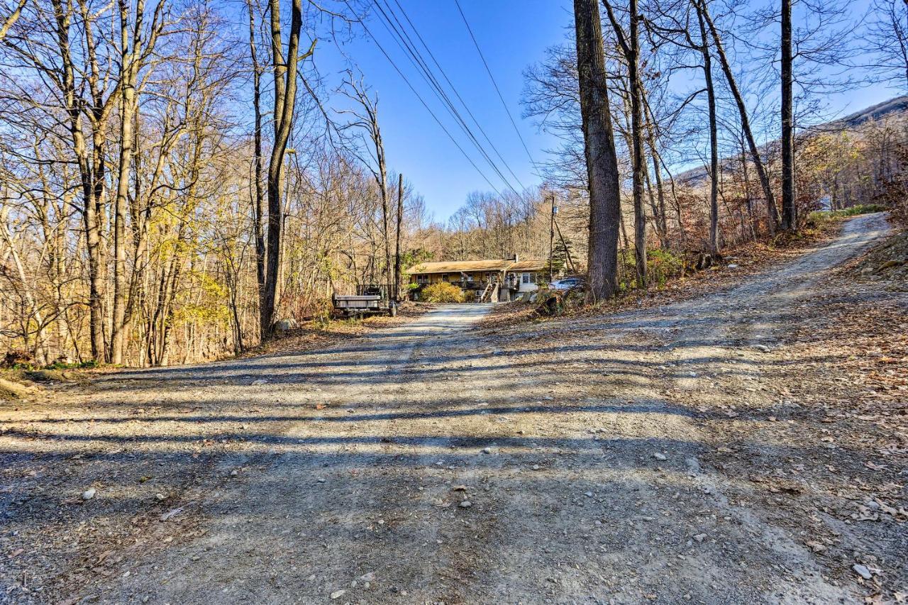 Charming Beacon Apt With Fire Pit Near Hiking! المظهر الخارجي الصورة
